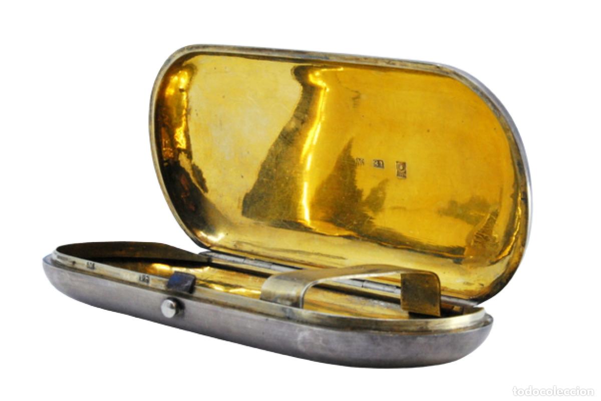 Antig&uuml;edades: Caja de cigarrillos, plateada