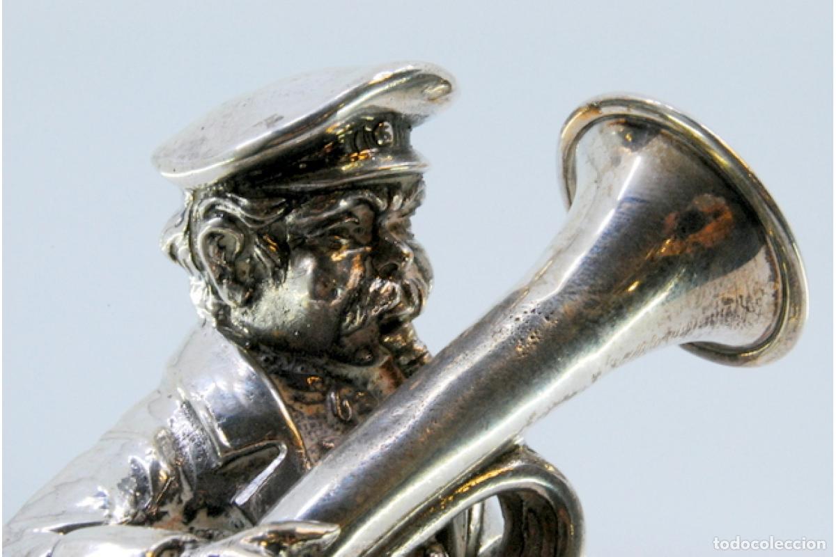 Antig&uuml;edades: M&uacute;sico de plata, tocando la tuba. - Foto 3