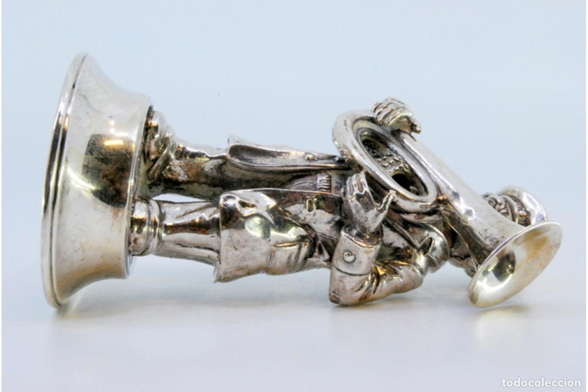 Antig&uuml;edades: M&uacute;sico de plata, tocando la tuba. - Foto 5