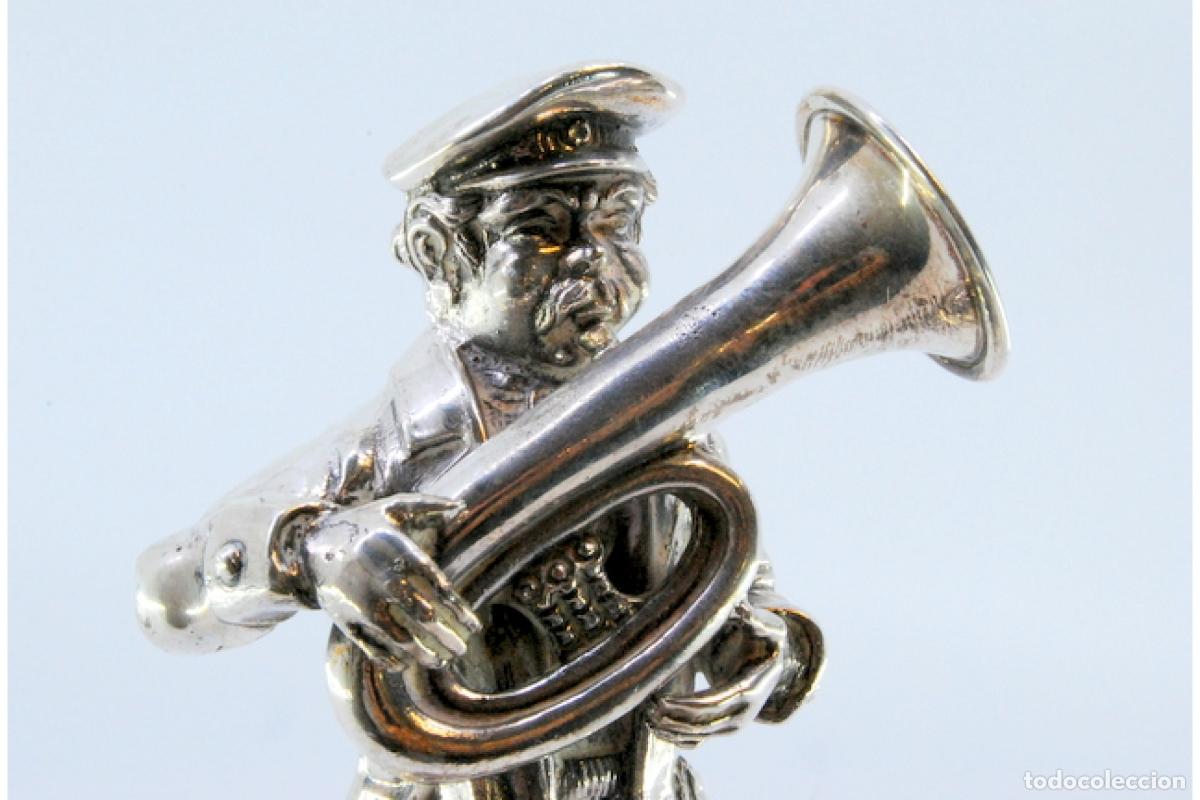 Antig&uuml;edades: M&uacute;sico de plata, tocando la tuba. - Foto 6