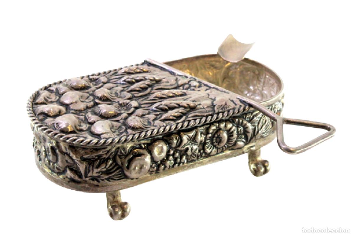 Antiquit&auml;ten: Cenicero de plata