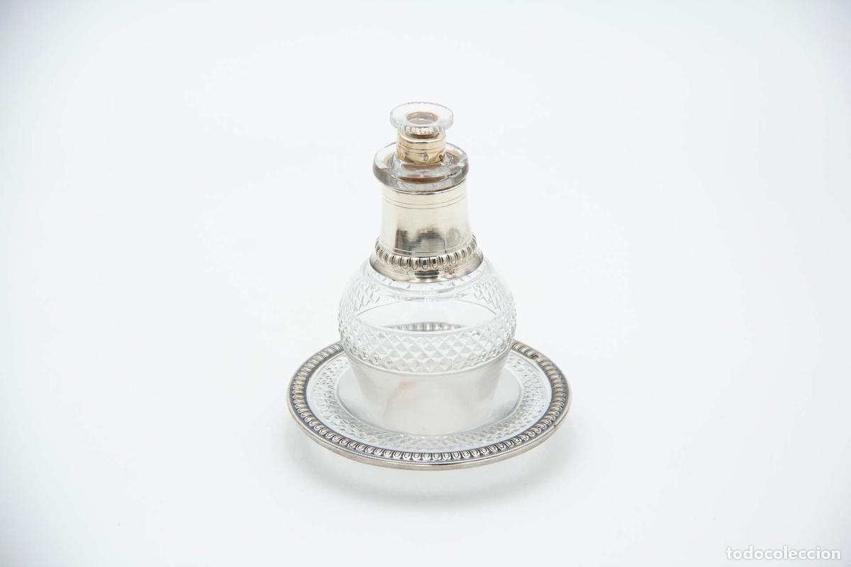Antig&uuml;edades: Frasco de perfume, fabricado en cristal y plata. - Foto 1