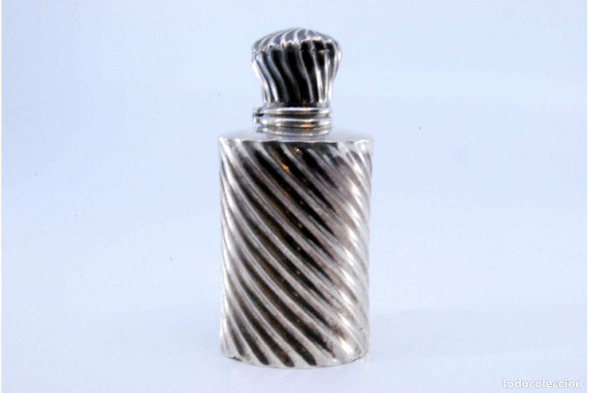 Antig&uuml;edades: Botella de plata para perfume. - Foto 3