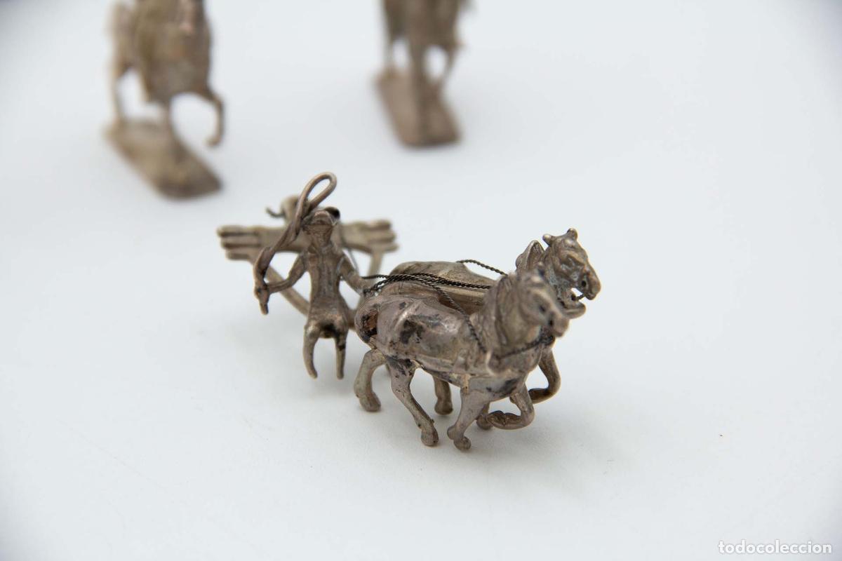 Antig&uuml;edades: Conjunto de 13 figuras militares de plata - Foto 2