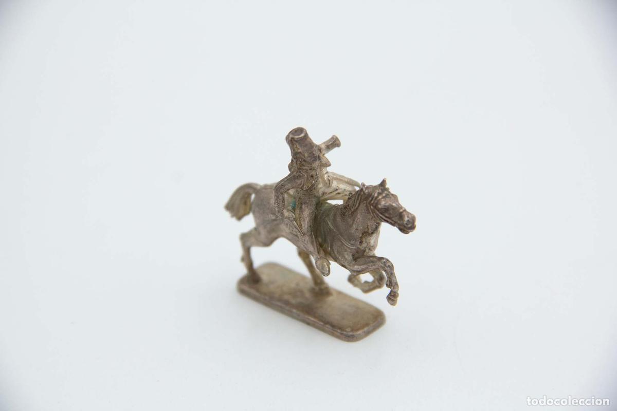 Antig&uuml;edades: Conjunto de 13 figuras militares de plata - Foto 5