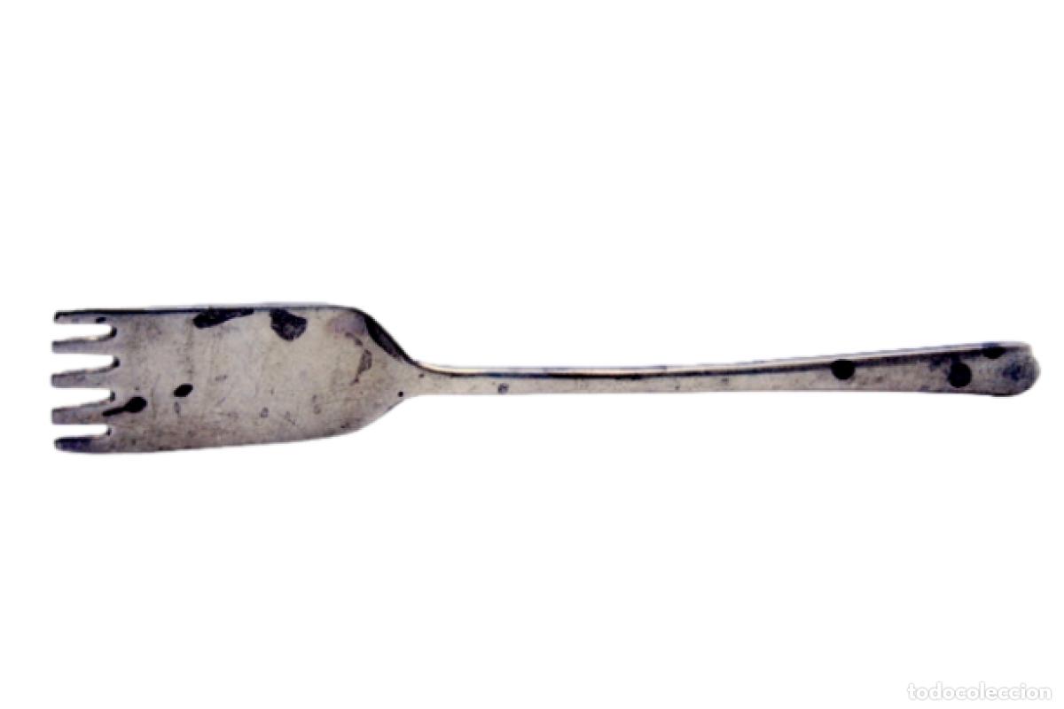 Antig&uuml;edades: Tenedor de plata para servir - Foto 1
