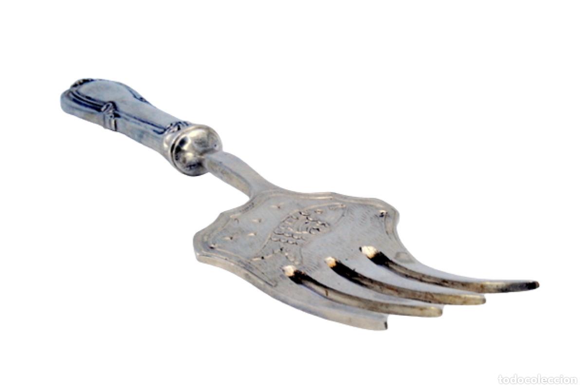 Antiquit&eacute;s: Tenedor de plata, para servir pescado