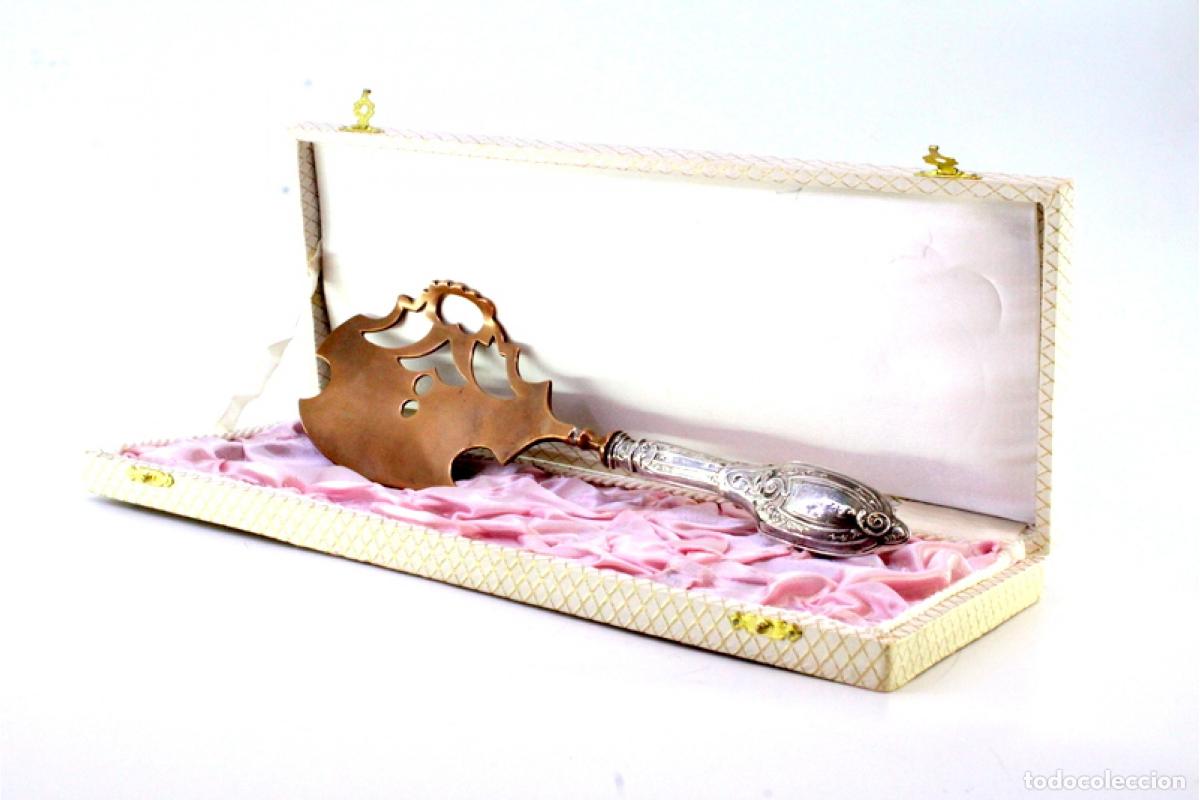 Antig&uuml;edades: Esp&aacute;tula de plata, para servir pasteles. - Foto 2