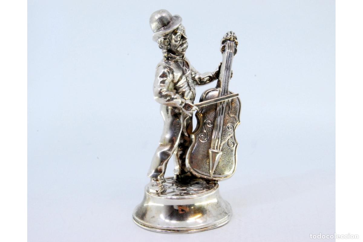Antig&uuml;edades: M&uacute;sico de plata, tocando el violonchelo. - Foto 6