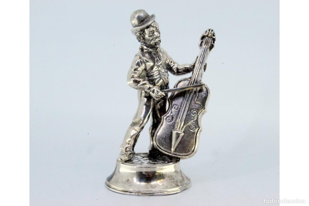 Antig&uuml;edades: M&uacute;sico de plata, tocando el violonchelo. - Foto 7