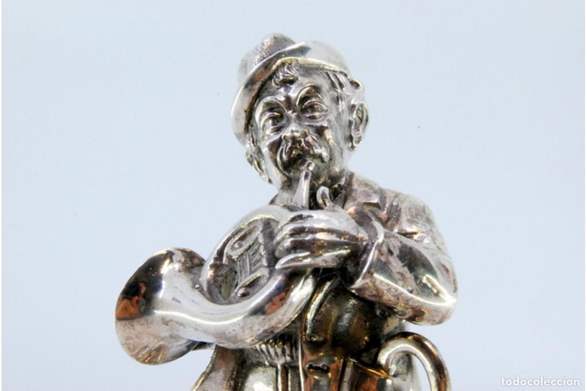 Antig&uuml;edades: M&uacute;sico de plata, tocando la trompeta. - Foto 2