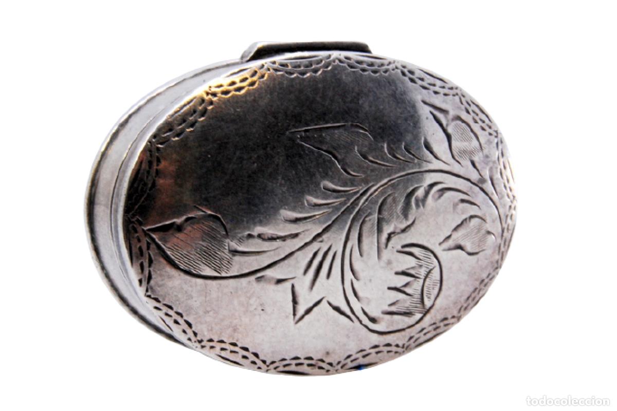 Antiguidades: Pastillero, en color plata