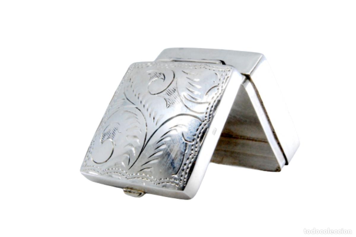 Antiguidades: Pastillero, en color plata