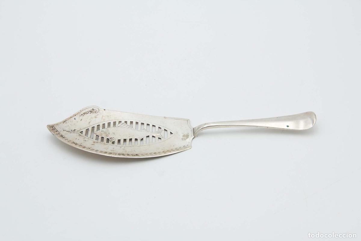 Antig&uuml;edades: Esp&aacute;tula de plata, para servir pescado. - Foto 1