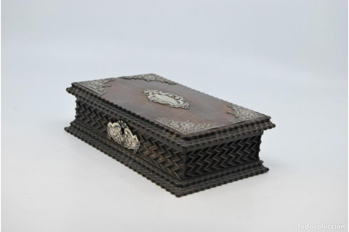Antig&uuml;edades: Joyero, fabricado en madera y plata. - Foto 2