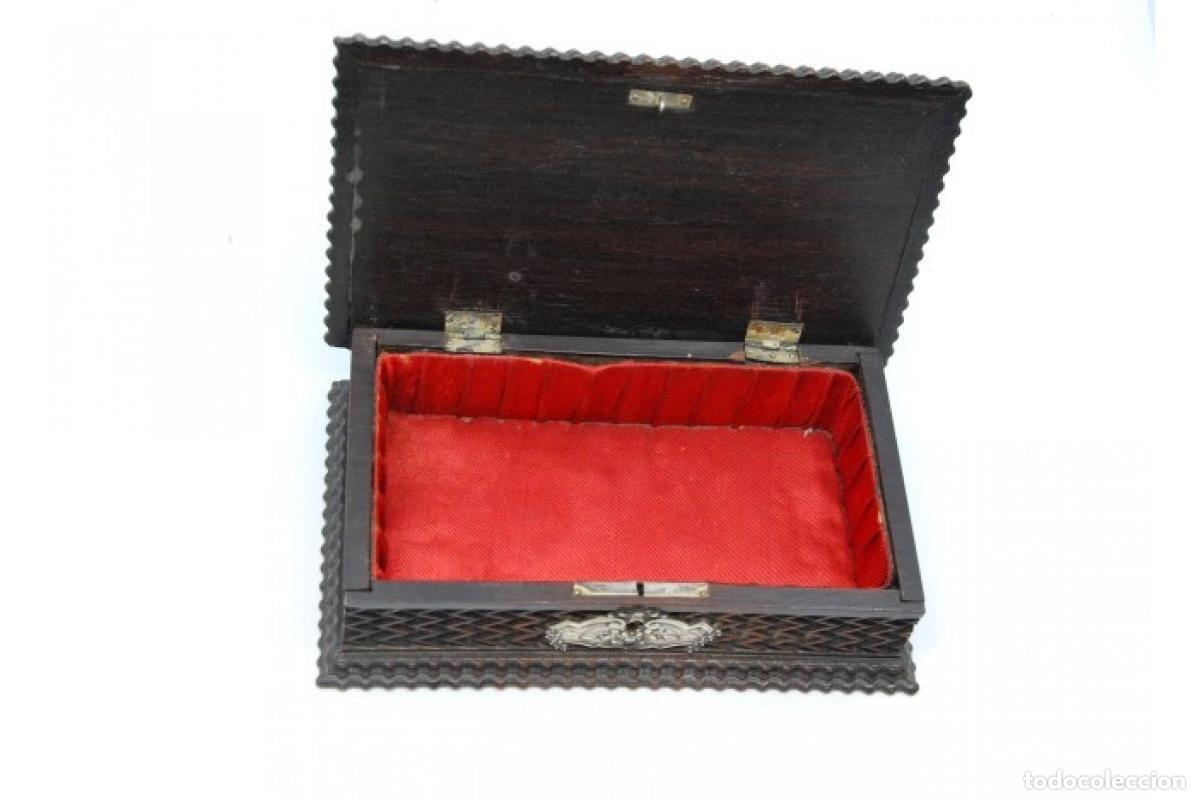 Antig&uuml;edades: Joyero, fabricado en madera y plata. - Foto 6