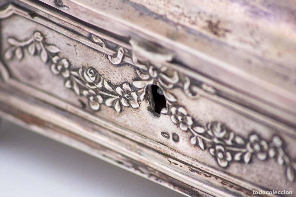 Antig&uuml;edades: Caja de joyer&iacute;a de plata - Foto 2