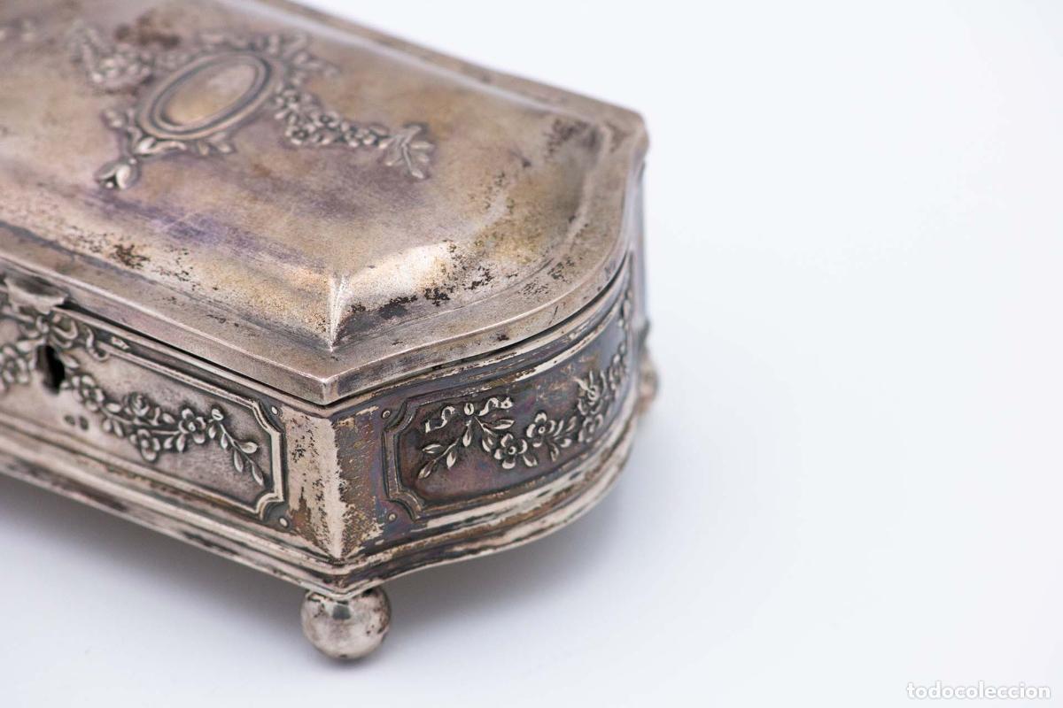 Antig&uuml;edades: Caja de joyer&iacute;a de plata - Foto 4