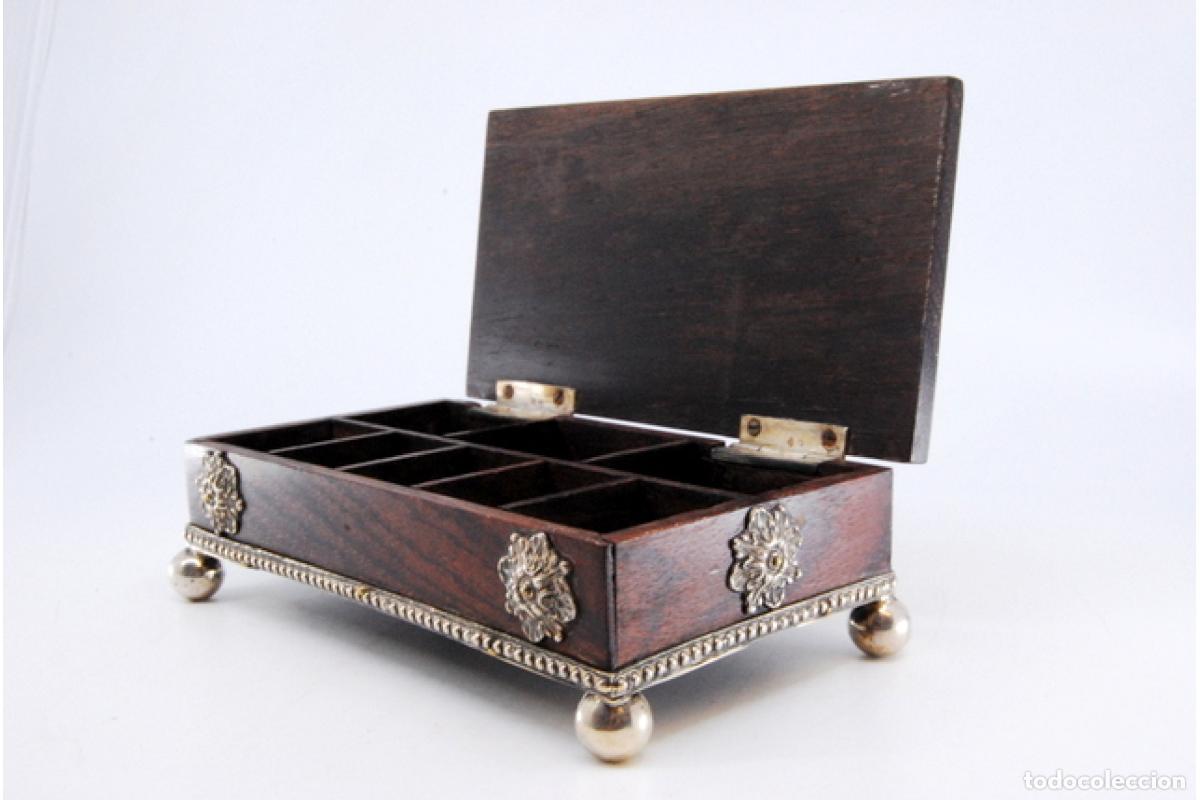 Antig&uuml;edades: Caja de sellos, fabricada en madera y plata. - Foto 9