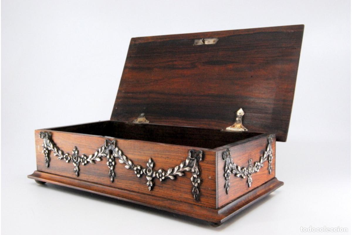Antig&uuml;edades: Joyero, fabricado en madera y plata. - Foto 4