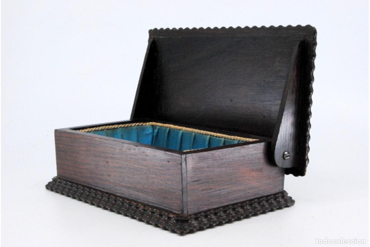 Antig&uuml;edades: Joyero, fabricado en madera y plata. - Foto 3