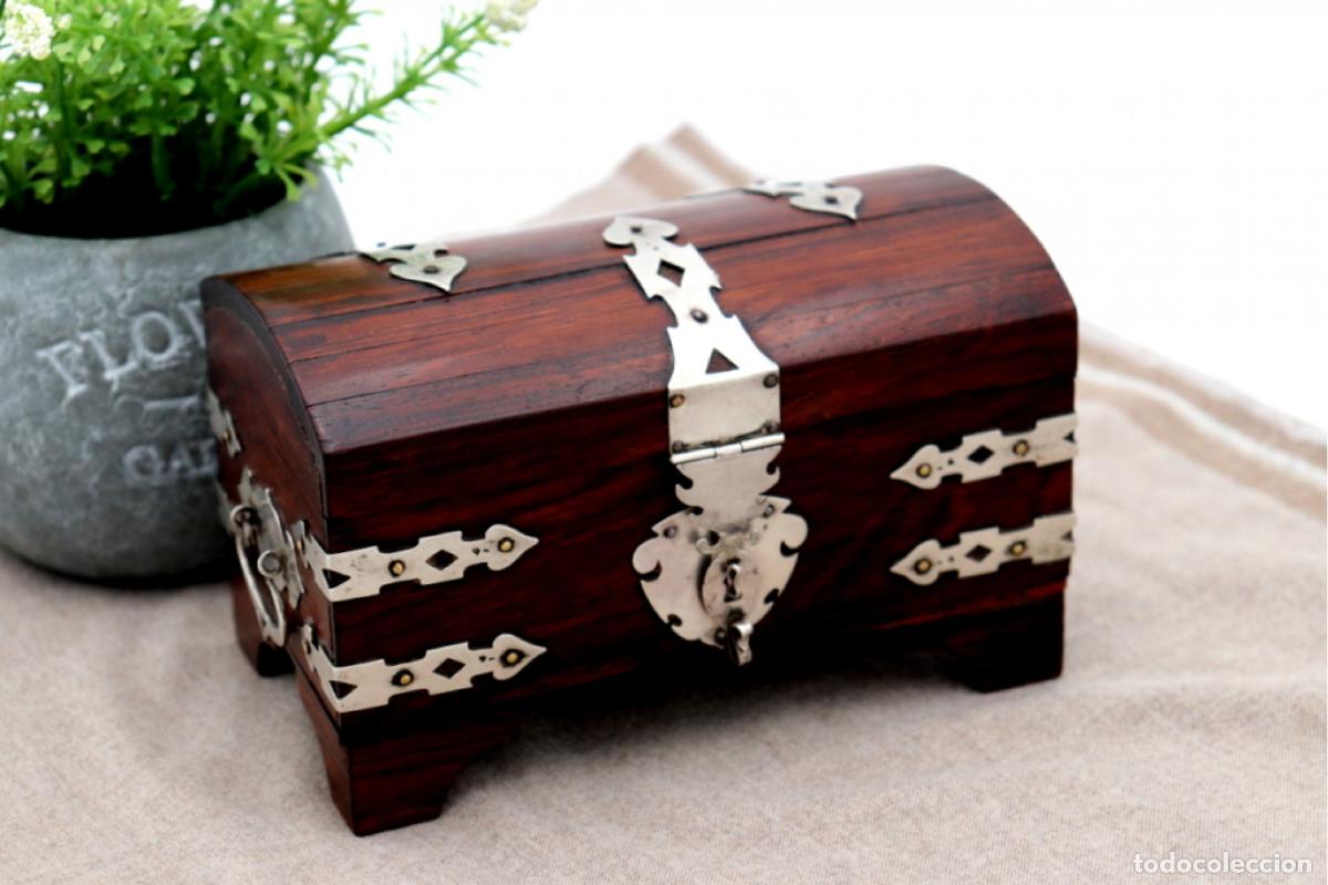 Antig&uuml;edades: Joyero, fabricado en madera y plata. - Foto 2