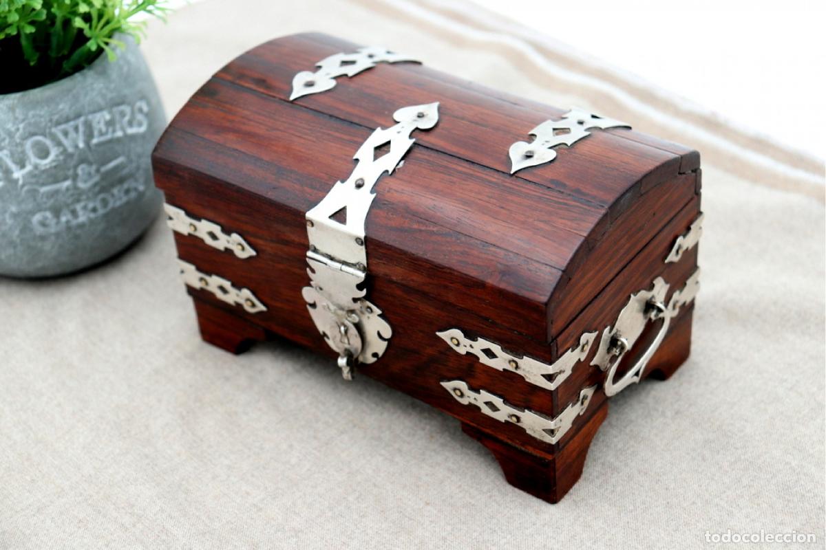 Antig&uuml;edades: Joyero, fabricado en madera y plata. - Foto 3