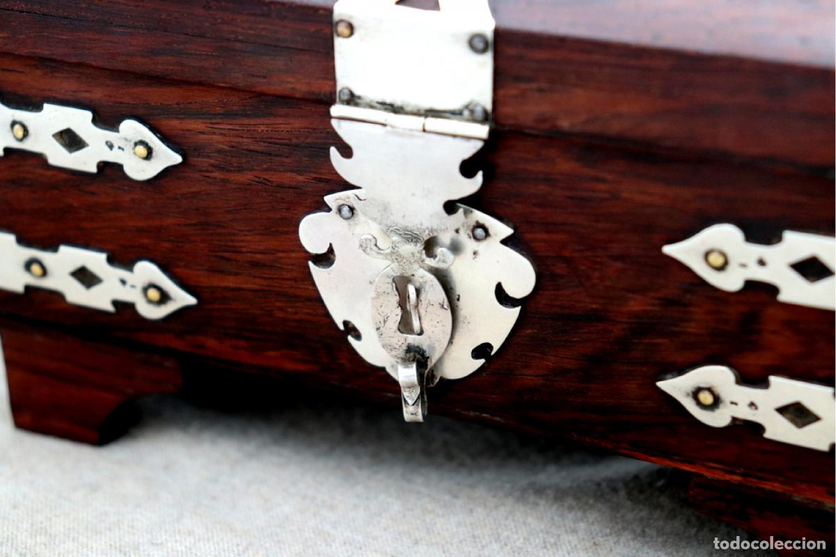 Antig&uuml;edades: Joyero, fabricado en madera y plata. - Foto 5