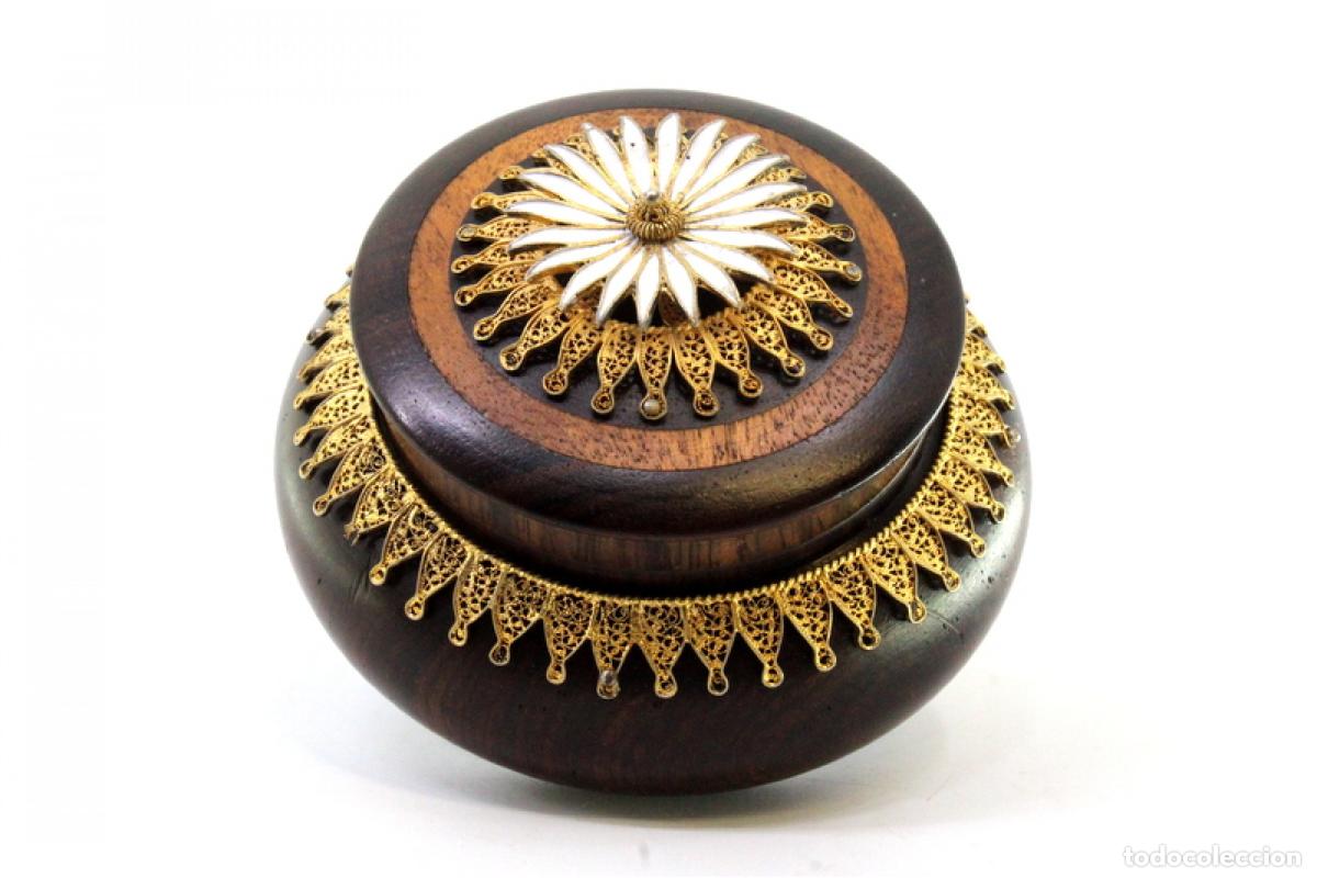 Antig&uuml;edades: Joyero, fabricado en madera y plata. - Foto 2