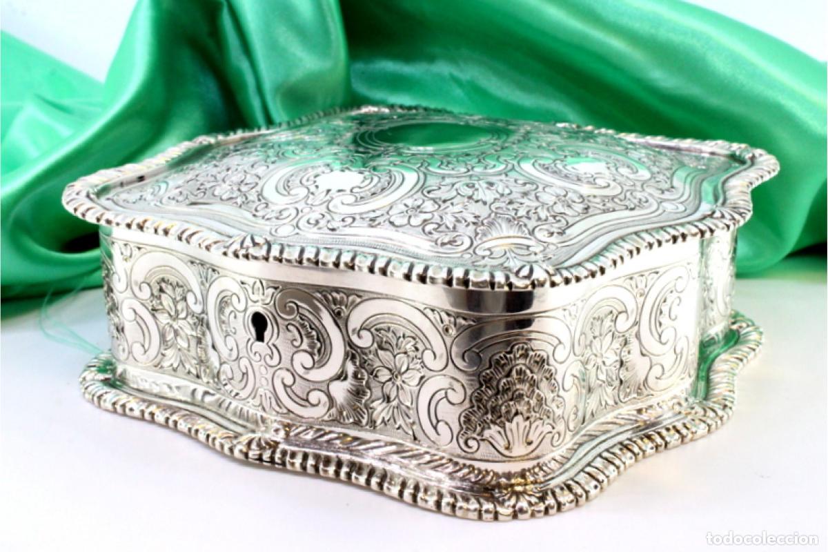 Antig&uuml;edades: Caja de joyer&iacute;a de plata - Foto 2