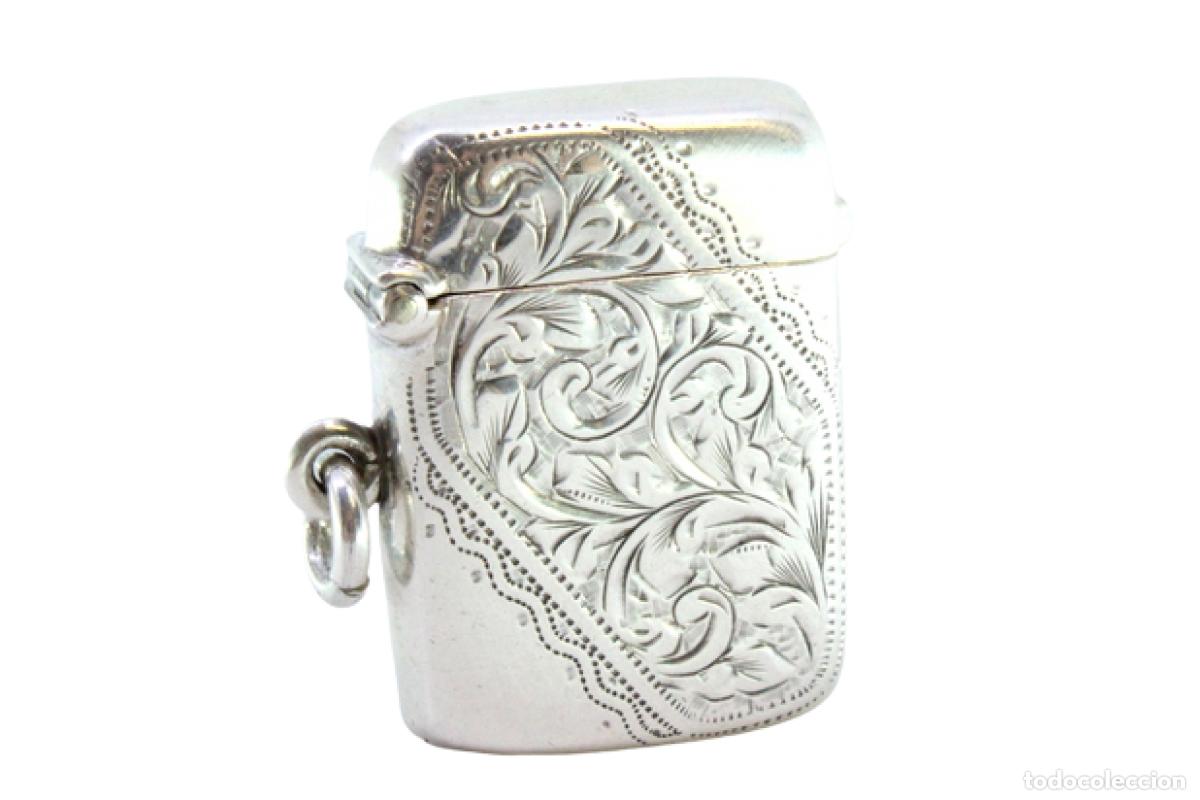 Antiques: Caja de cerillas de plata