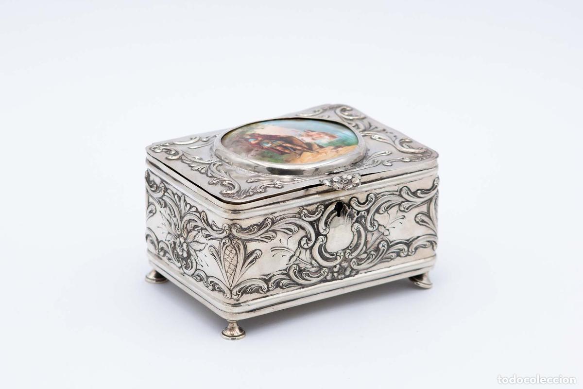 Antig&uuml;edades: Caja de joyer&iacute;a de plata - Foto 1