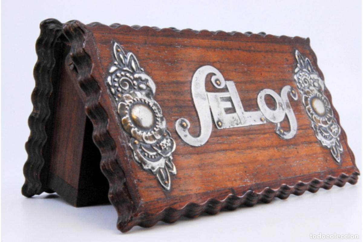 Antig&uuml;edades: Caja de sellos, fabricada en madera y plata. - Foto 2