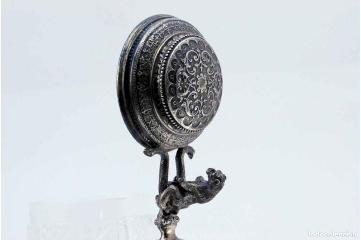 Antig&uuml;edades: Taza de plata - Foto 2