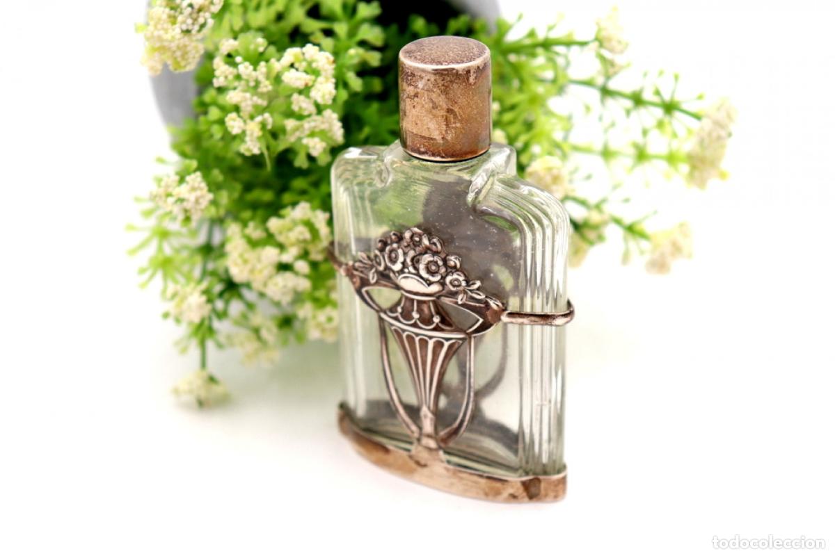 Antig&uuml;edades: Botella de plata para perfume. - Foto 3