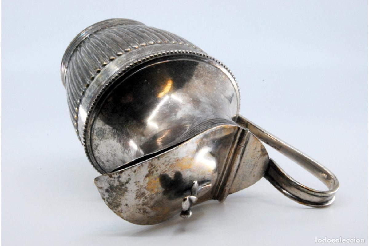 Antig&uuml;edades: jarra de leche de plata - Foto 8