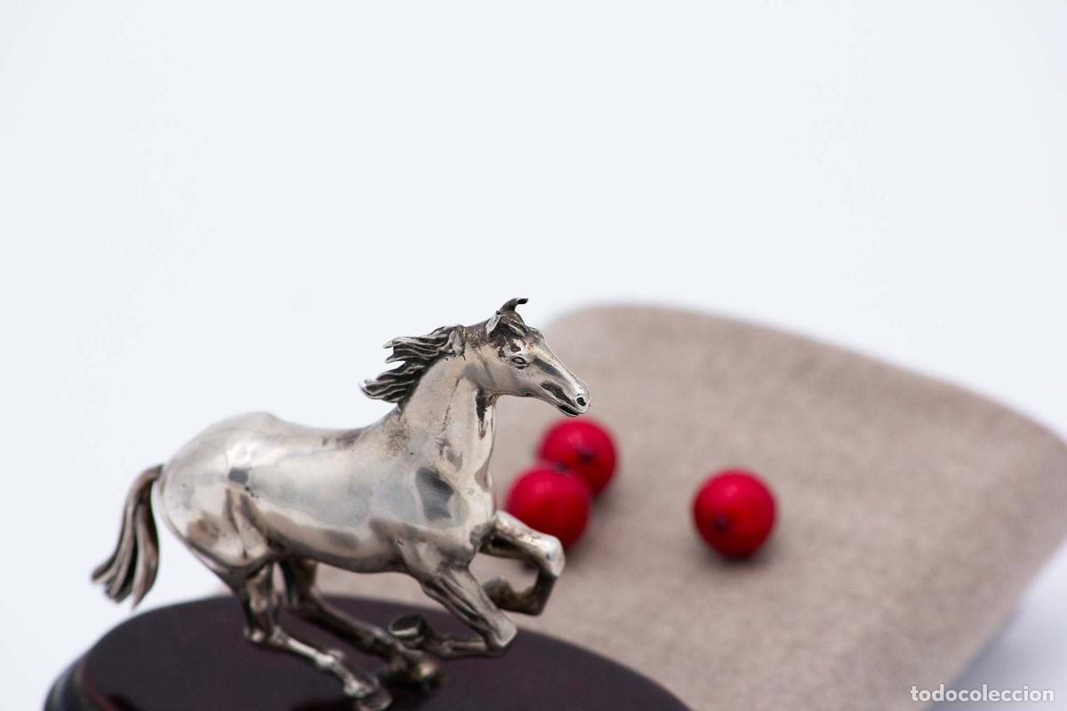 Antig&uuml;edades: Caballo plateado - Foto 2