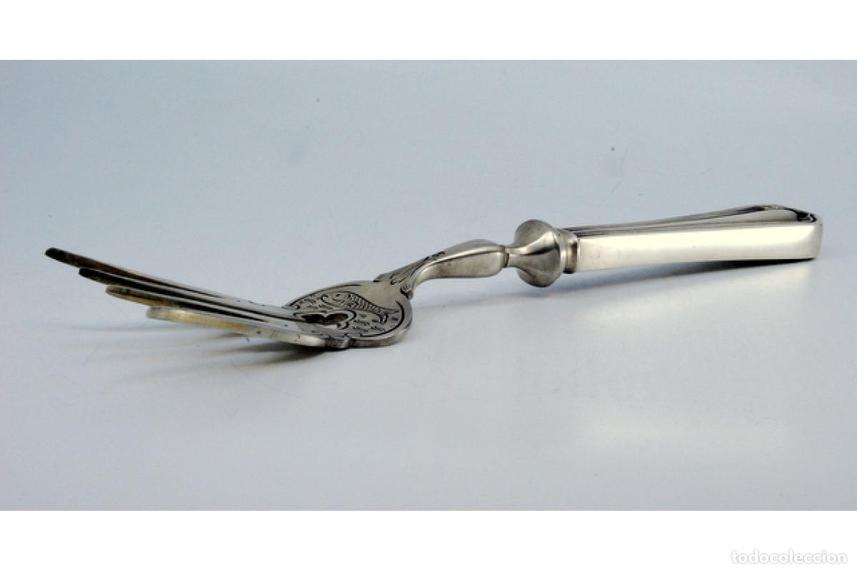 Antig&uuml;edades: Tenedor de plata, para servir pescado - Foto 4