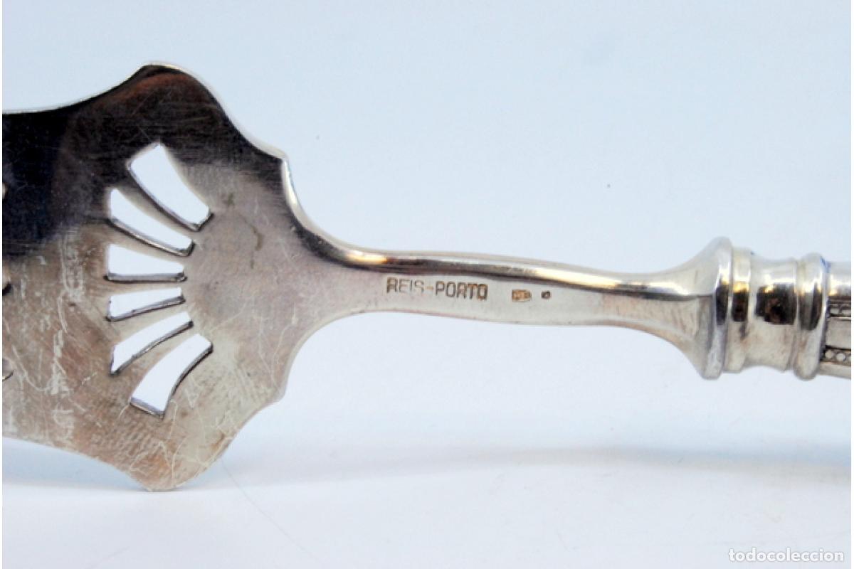 Antig&uuml;edades: Tenedor de plata, para servir pescado - Foto 9