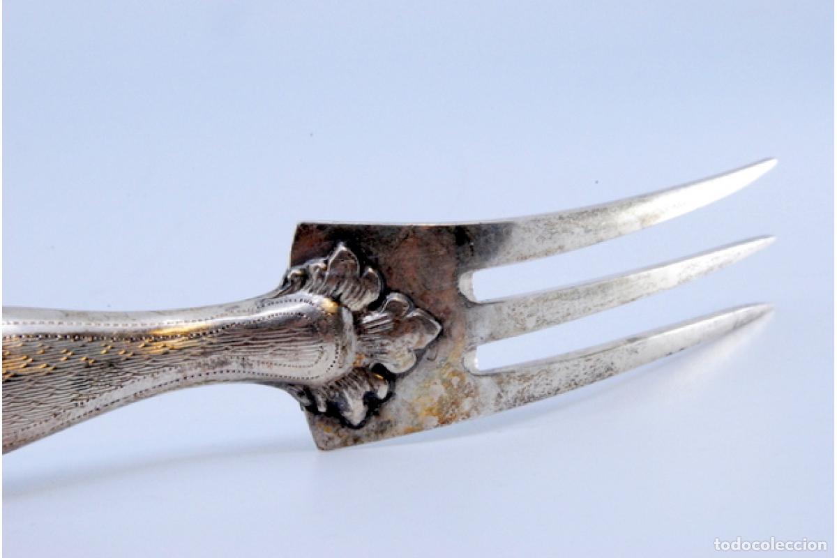 Antig&uuml;edades: Tenedor de plata para servir - Foto 3