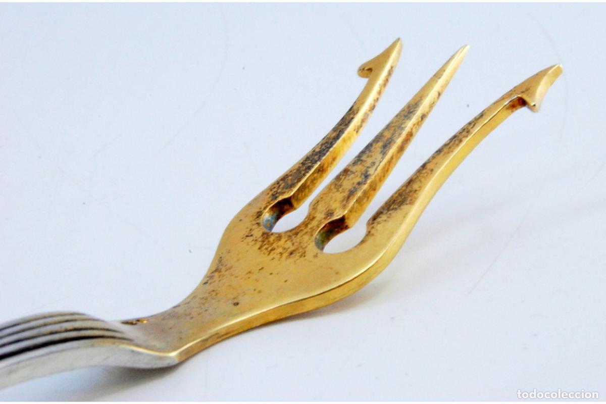 Antig&uuml;edades: Tenedor de plata para servir aperitivos. - Foto 5