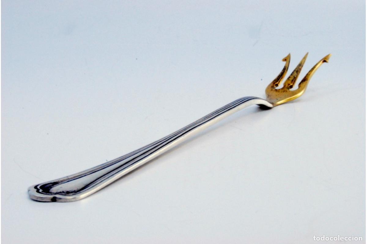 Antig&uuml;edades: Tenedor de plata para servir aperitivos. - Foto 6