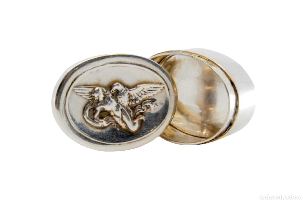 Antiquit&eacute;s: Pastillero, en color plata