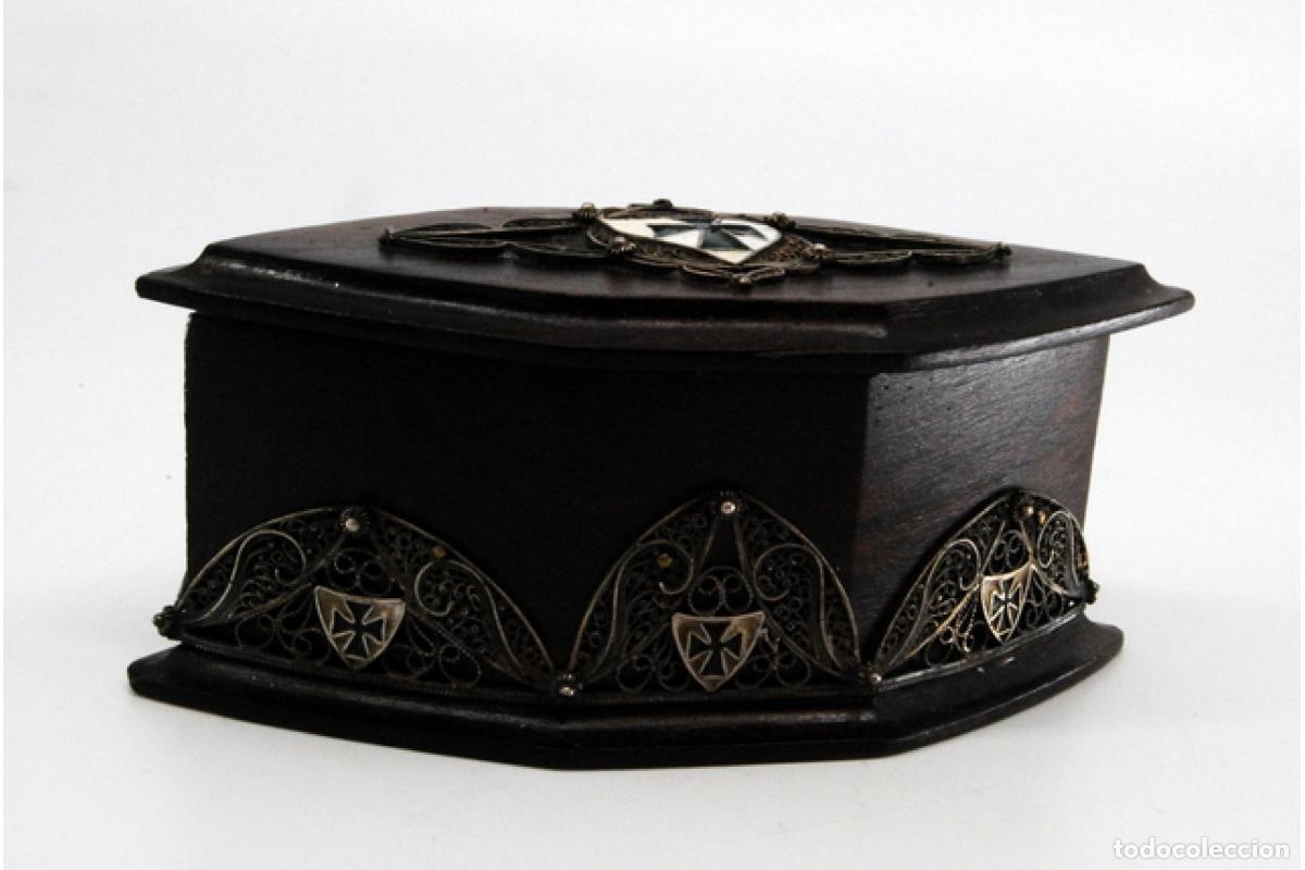 Antig&uuml;edades: Joyero, fabricado en madera y plata. - Foto 10