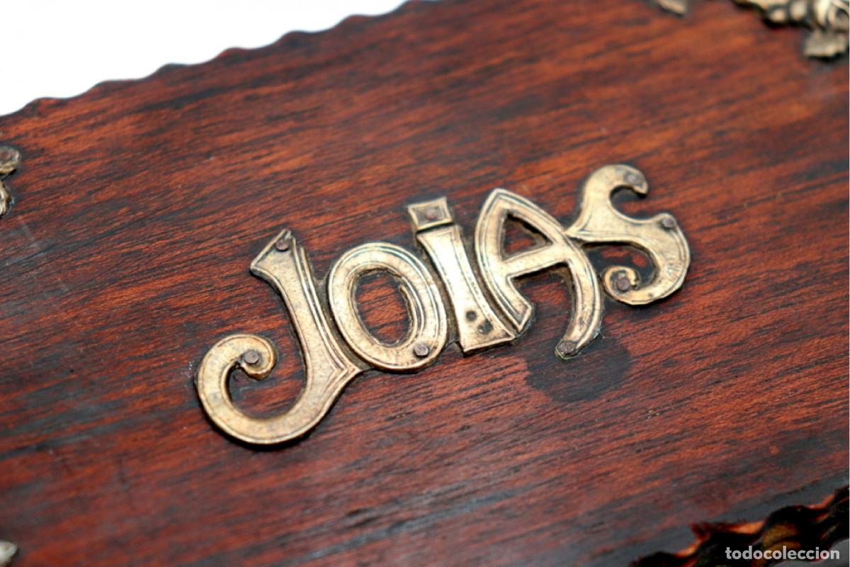 Antig&uuml;edades: Joyero, fabricado en madera y plata. - Foto 5