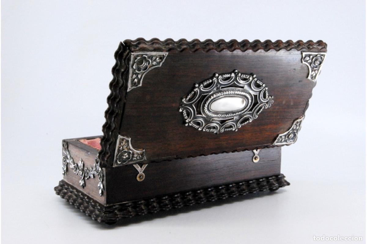 Antig&uuml;edades: Joyero, fabricado en madera y plata. - Foto 6