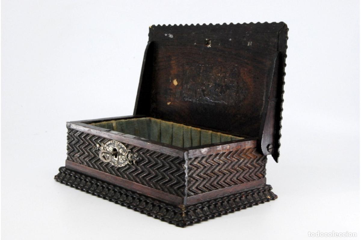 Antig&uuml;edades: Joyero, fabricado en madera y plata. - Foto 8