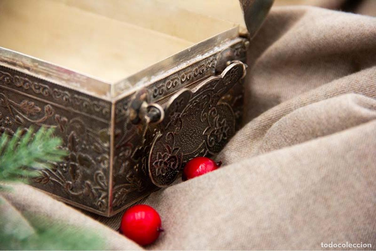 Antig&uuml;edades: Caja de joyer&iacute;a de plata - Foto 3