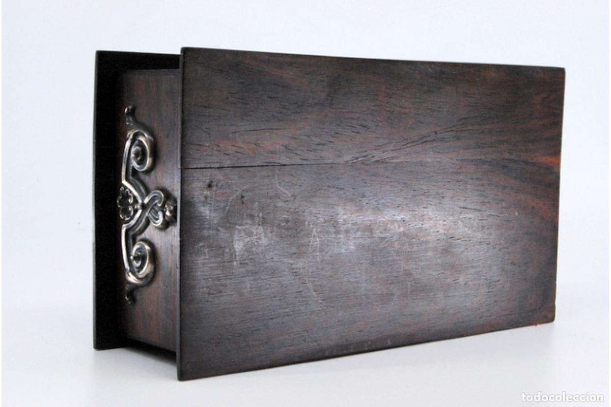 Antig&uuml;edades: Joyero, fabricado en madera y plata. - Foto 6