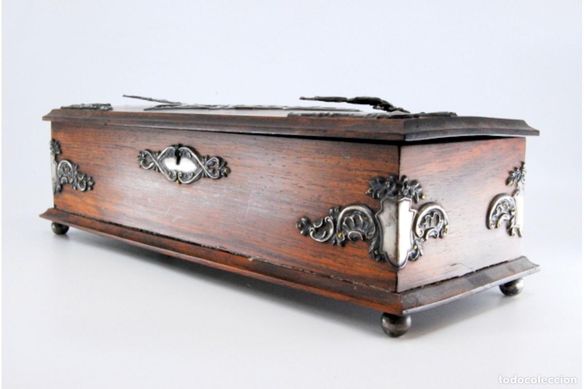 Antig&uuml;edades: Joyero, fabricado en madera y plata. - Foto 3